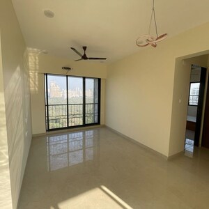 Room in 3 BHK Apartment at Lotus Amalfi, Versova – for Rent