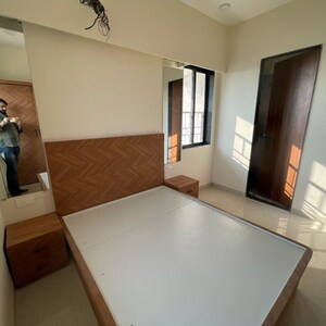 Room in 3 BHK Apartment at Lotus Amalfi, Versova – for Rent