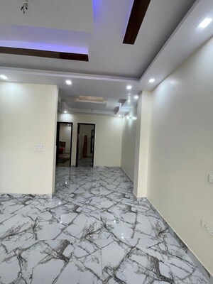 Room in 5 BHK Independent House at Sector 45 – for Rent