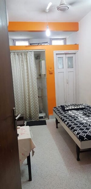 Bedroom in 3 BHK Apartment at Shalaka Apartment, Nariman Point – for Rent