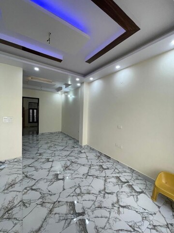 Room in 4 BHK Builder Floor at Sector 21c – for Rent