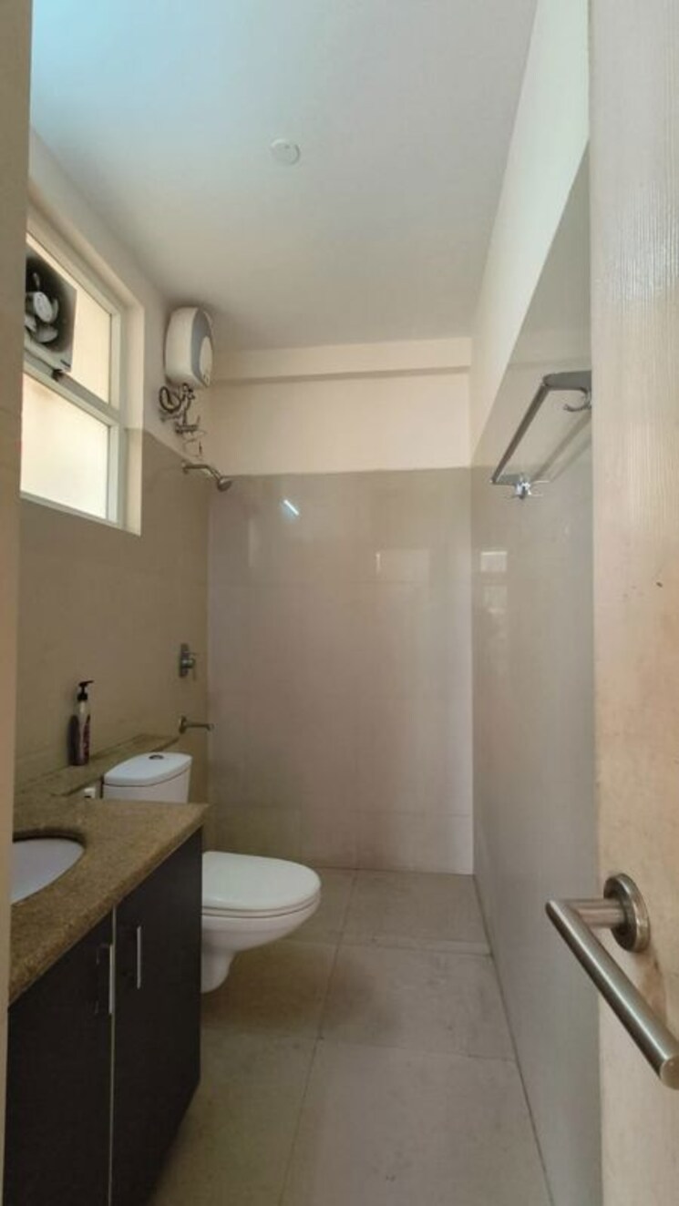 Bathroom, emaar-mgf-emerald-hills 3 Bedroom 1380 Sq.Ft. Apartment In Sector 65 Gurgaon 9782866
