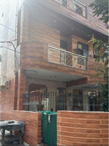 6+ BHK Independent House – Exterior View View at Ashoka Enclave Faridabad, Sector 34 - for Sale