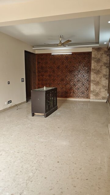 Living Room in 3 BHK Apartment at Tarang Orchid, Sector 28 – for Rent