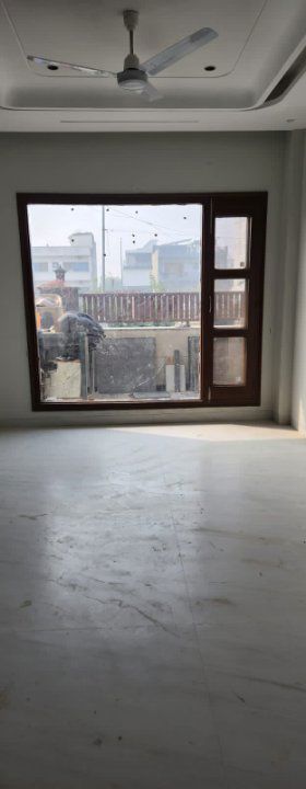 2.5 BHK + Servant Room Independent House For Rent in Sector 20