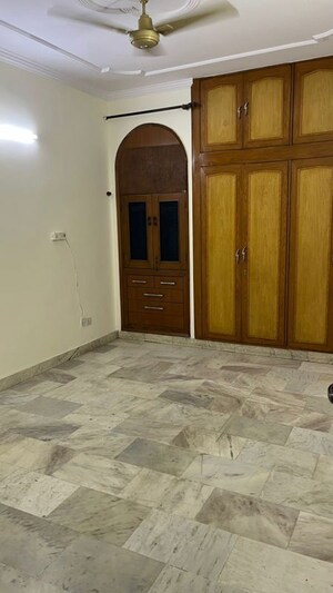 Room in 3 BHK Apartment at Sector 9 Dwarka – for Rent