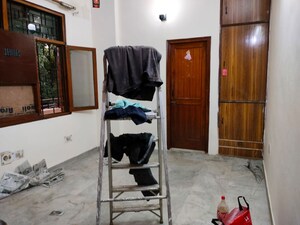 Team Area in 1 BHK Apartment at Sector 23 – for Rent