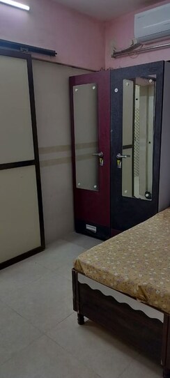 2 BHK Apartment For Rent in Mhada Society