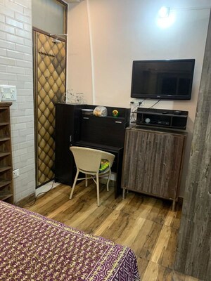 Room in 1 RK Apartment at Sector 17 Dwarka – for Rent