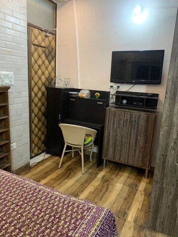 Room in 1 RK Apartment at Sector 17 Dwarka – for Rent