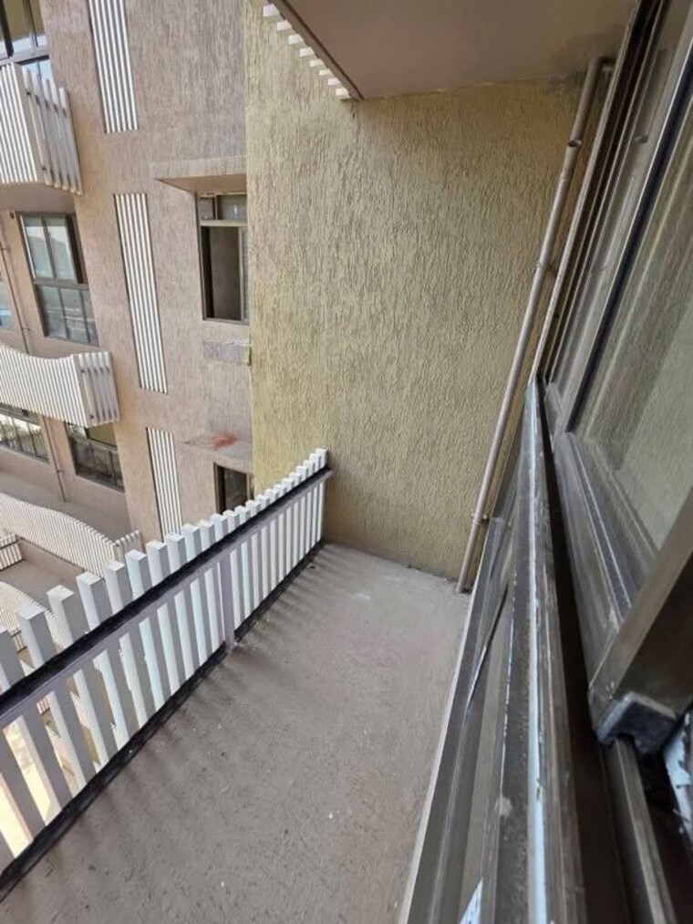 Balcony, chandak-34-park-estate 3 Bedroom 820 Sq.Ft. Apartment In Goregaon West Mumbai 9783673