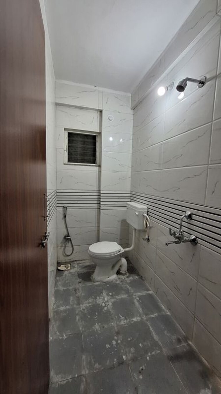 Bathroom, warje 1 Bedroom 500 Sq.Ft. Apartment In Warje Pune 9783831