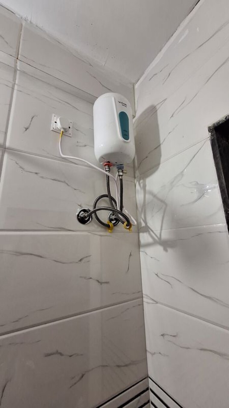 Bathroom, warje 1 Bedroom 500 Sq.Ft. Apartment In Warje Pune 9783831