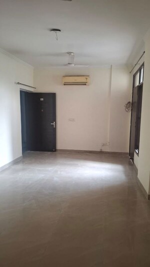 Room in 2 BHK Apartment at Maya Garden City, Lohgarh – for Rent