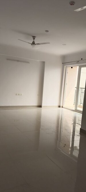 Room in 2 BHK Apartment at ATS Dolce, Zeta I Greater Noida – for Sale