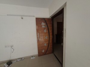 Room in 1 BHK Apartment at Raunak 108, Kasarvadavali – for Rent