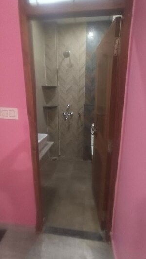 Building Lobby in 2 BHK Builder Floor at Om Sai Plaza Indira Nagar, Indira Nagar – for Rent