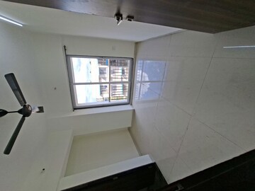 Room in 1 BHK Apartment at Raunak 108, Kasarvadavali – for Rent