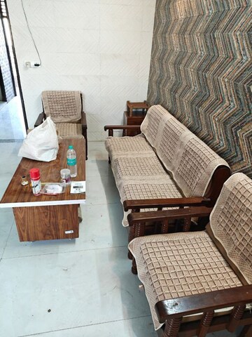 Living Room in 2 BHK Builder Floor at Sector 40 – for Rent