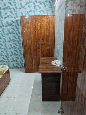 Bedroom in 2 BHK Builder Floor at Sector 40 – for Rent