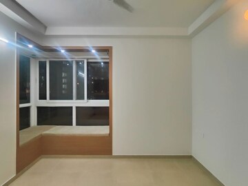 Room in  Apartment at Bhartiya Nikoo Homes Phase 2, Thanisandra Main Road – for Rent