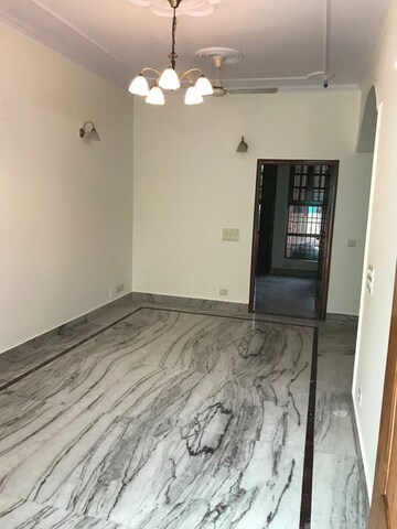 Living Room in 2 BHK Independent House at Sector 50 – for Rent