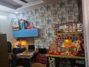 Room in 3 BHK Apartment at Tomar Colony – for Sale