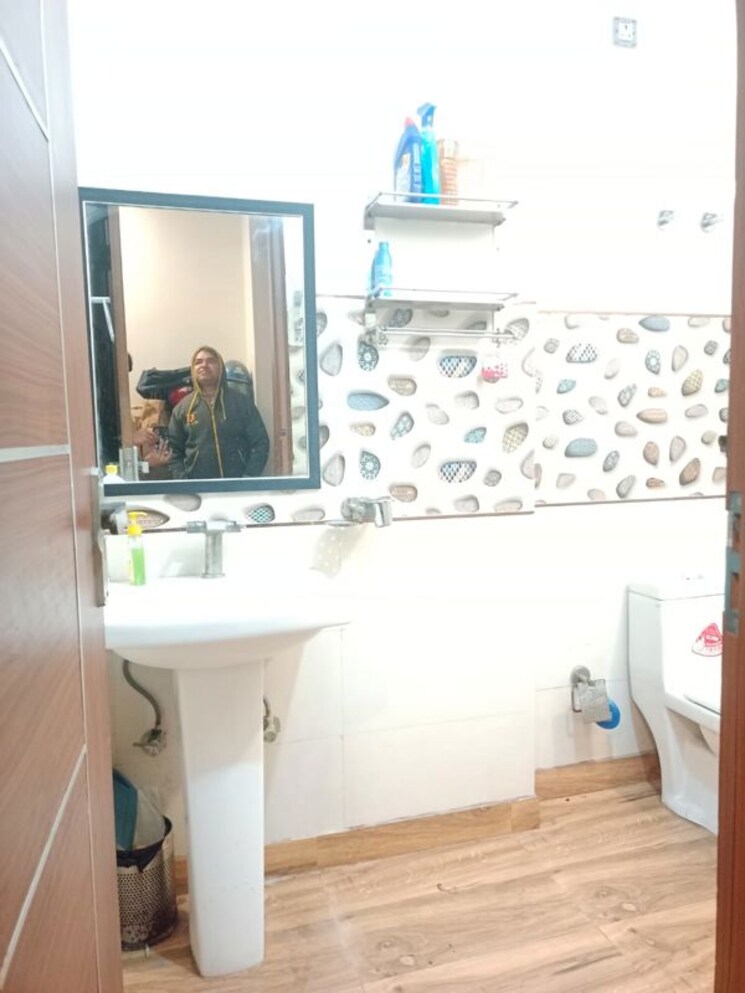 Bathroom, tomar colony 3 Bedroom 900 Sq.Ft. Apartment In Tomar Colony Delhi 9783925