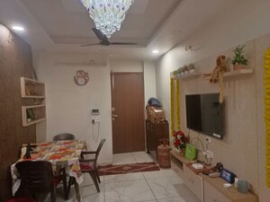 Room in 3 BHK Apartment at Tomar Colony – for Sale