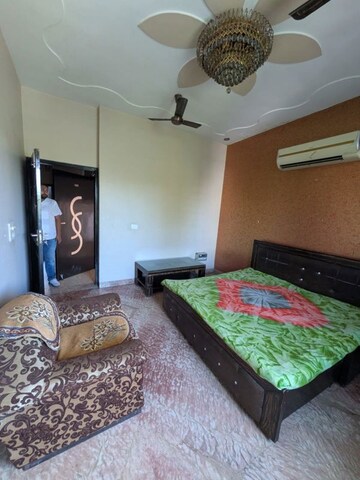 Bedroom in 3 BHK Villa at Sector 23a – for Rent