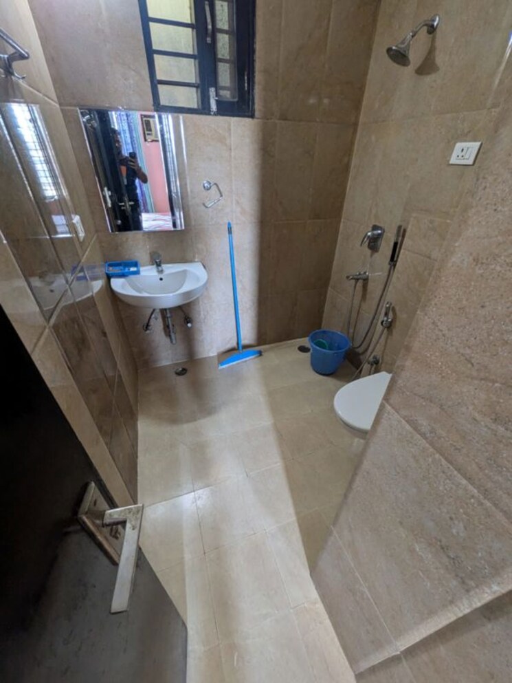 Bathroom, sector 23a 3 Bedroom 2000 Sq.Ft. Villa In Sector 23a Gurgaon 9784156