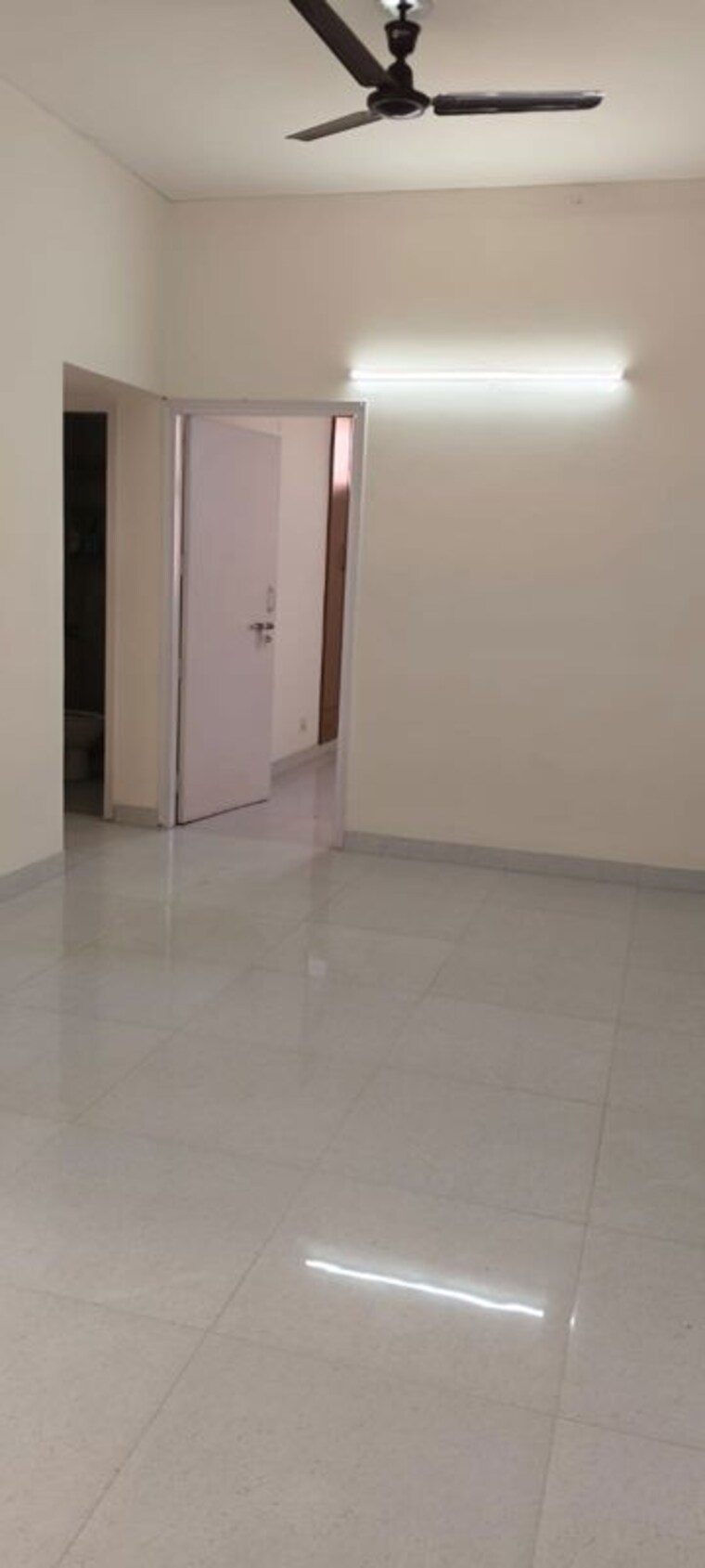 Room, sector 3 dwarka 3 Bedroom 1500 Sq.Ft. Apartment In Sector 3 Dwarka Delhi 9784160