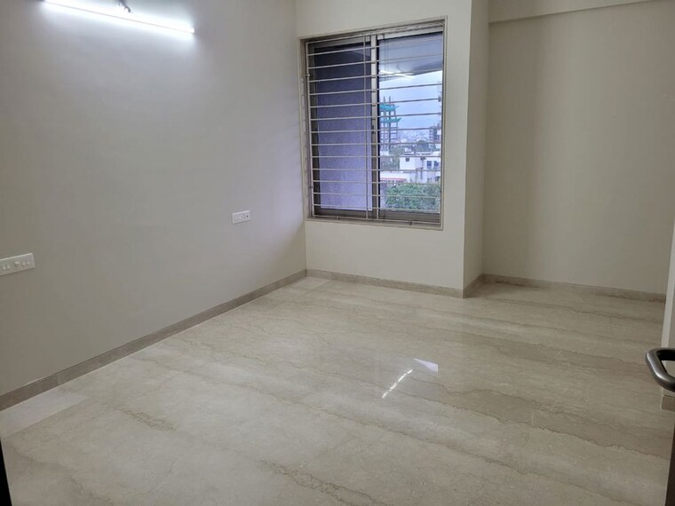 Room, model colony 3 Bedroom 1600 Sq.Ft. Apartment In Model Colony Pune 9784197