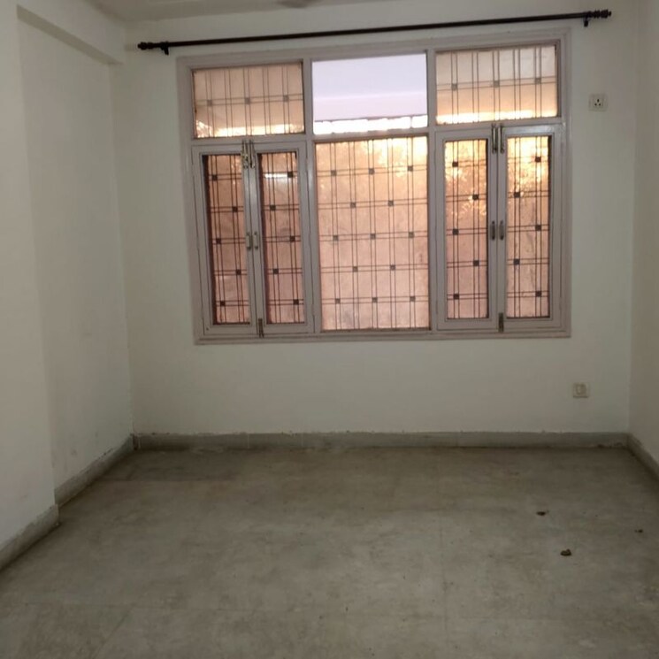 Room, sector 19 dwarka 3 Bedroom 1400 Sq.Ft. Apartment In Sector 19 Dwarka Delhi 9784200