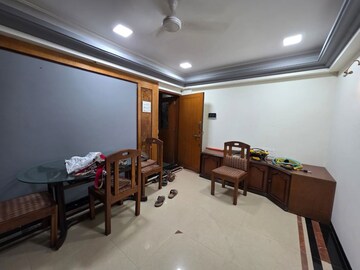 Living Room in 1.5 BHK Apartment at Om Vijayshree Apartment, Vile Parle East – for Rent