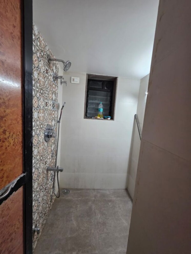Bathroom, om-vijayshree-apartment 1.5 Bedroom 550 Sq.Ft. Apartment In Vile Parle East Mumbai 9784201