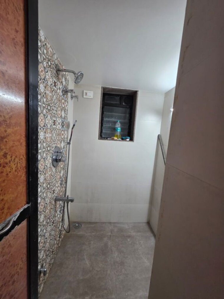 Bathroom, om-vijayshree-apartment 1.5 Bedroom 550 Sq.Ft. Apartment In Vile Parle East Mumbai 9784201