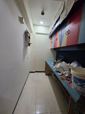 Kitchen in 1.5 BHK Apartment at Om Vijayshree Apartment, Vile Parle East – for Rent