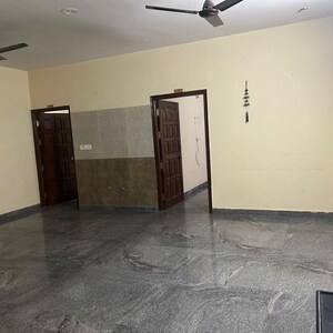 Room in 3 BHK Builder Floor at Unitech Cyber Park, Durga Colony – for Rent