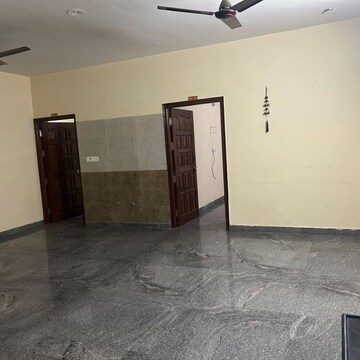 Room in 3 BHK Builder Floor at Unitech Cyber Park, Durga Colony – for Rent