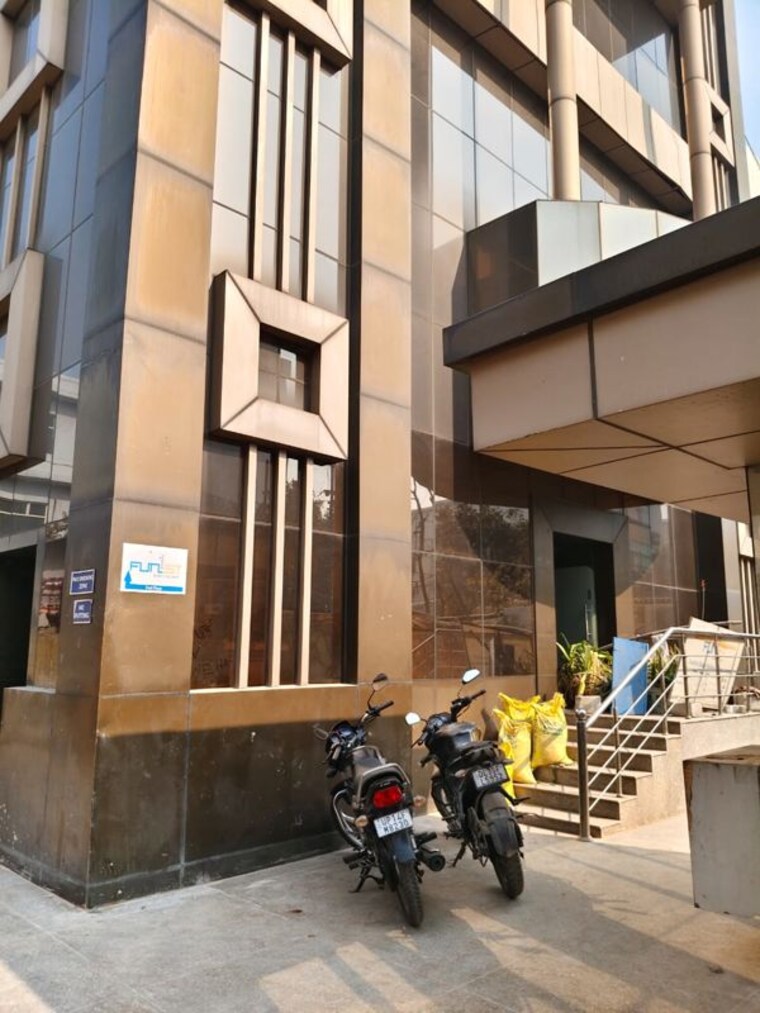 Exterior View, sector 63 Commercial Office Space 3000 Sq.Ft. In Sector 63 Noida 9784171