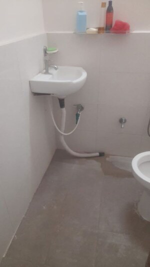 Bathroom in 3 BHK Apartment at Omaxe Waterscapes, Gomti Nagar – for Sale