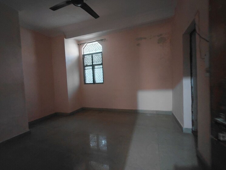 Room, janakpuri 3.5 Bedroom 1100 Sq.Ft. Apartment In Janakpuri Delhi 9784272
