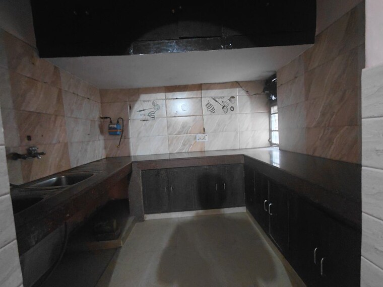 Kitchen, janakpuri 3.5 Bedroom 1100 Sq.Ft. Apartment In Janakpuri Delhi 9784272