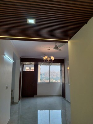 Room in 4 BHK Apartment at Sector 10 Dwarka – for Rent