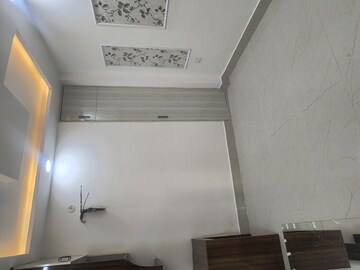 Furnished Amenities in 3 BHK Builder Floor at Dwarka Mor – for Sale