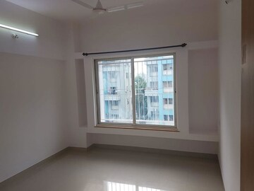 Room in 2 BHK Apartment at Kumar Primavera, Wadgaon Sheri – for Rent