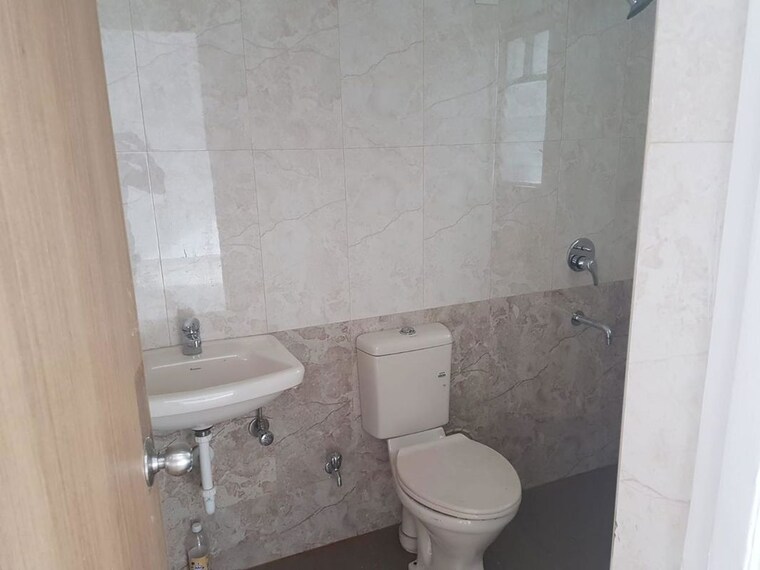 Bathroom, kumar-primavera 2 Bedroom 823 Sq.Ft. Apartment In Wadgaon Sheri Pune 9784401