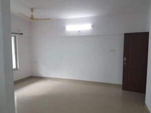 Room in 2 BHK Apartment at Kumar Primavera, Wadgaon Sheri – for Rent