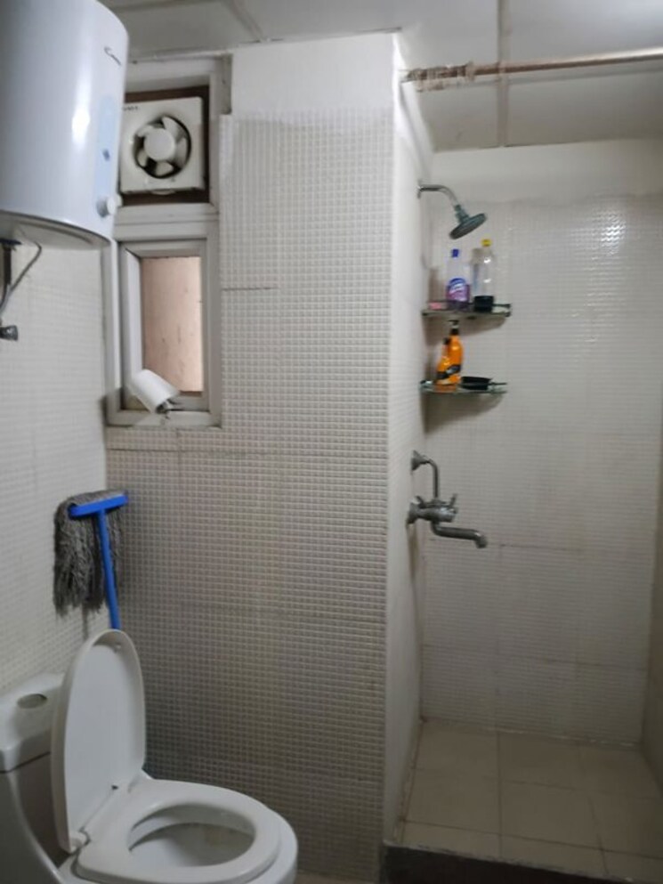 Bathroom, aditya-celebrity-homes 1 Bedroom 550 Sq.Ft. Apartment In Sector 76 Noida 9784402